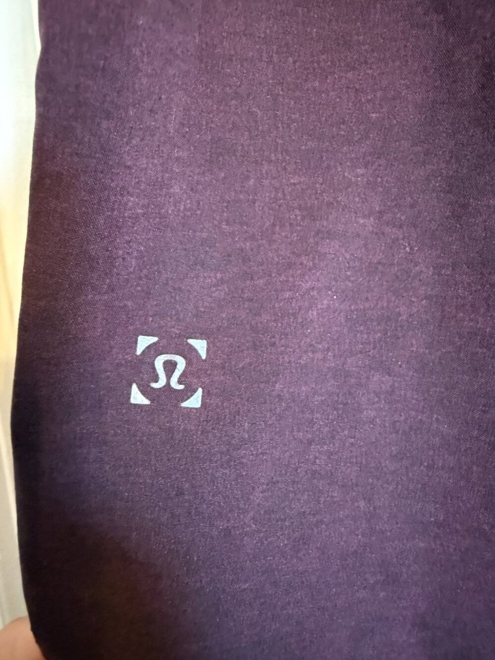 Lululemon Men's T.H.E. Linerless Athletic Shorts Size Large Plum Cassis - Picture 2 of 4